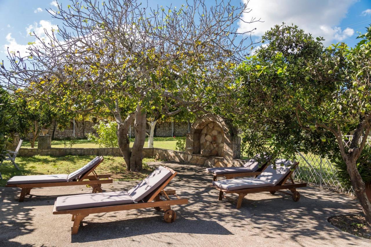 Akroyali Hotel & Villas Mési Exterior foto